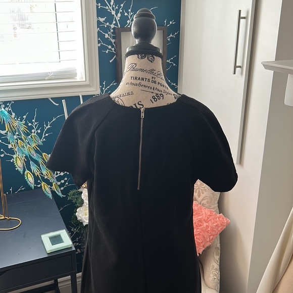 Stunning little black dress!! Size L - Picture 14 of 16